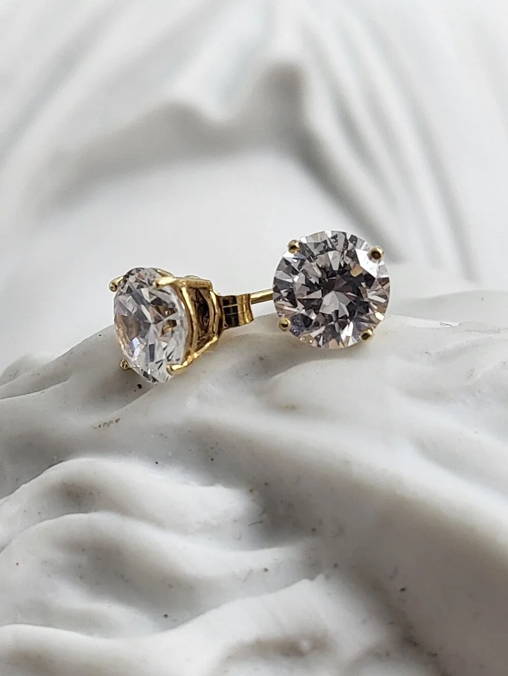 14K Gold Classic Stud Earrings w/ Round Brilliant CZ Crystal Vintage Timeless